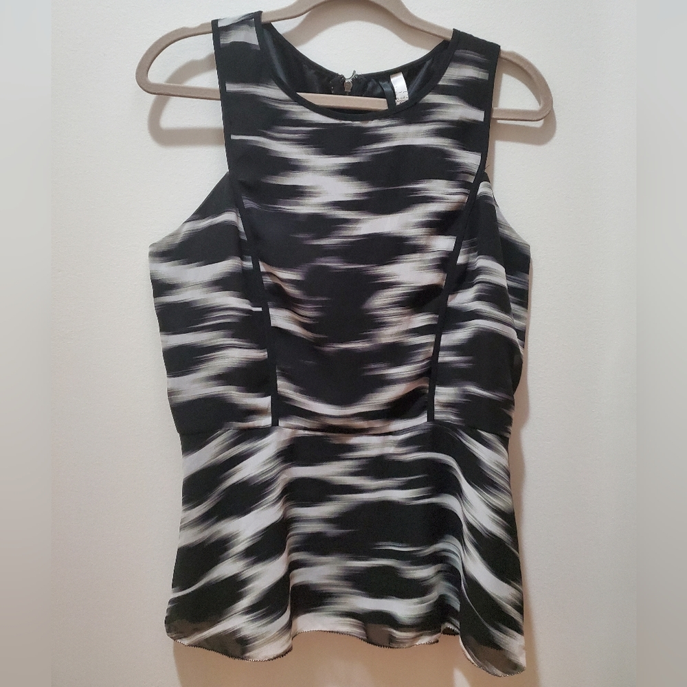 Kensie Peplum black white Top Shirt zippered back size large